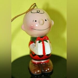 1975 Charlie Brown Holding Christmas Gift Ornament